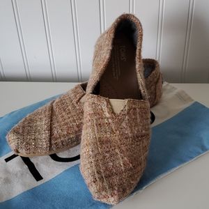 Toms slip on shoes